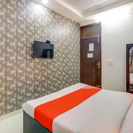 Oyo 74060 Taj Residency Hotel New Delhi Buitenkant foto