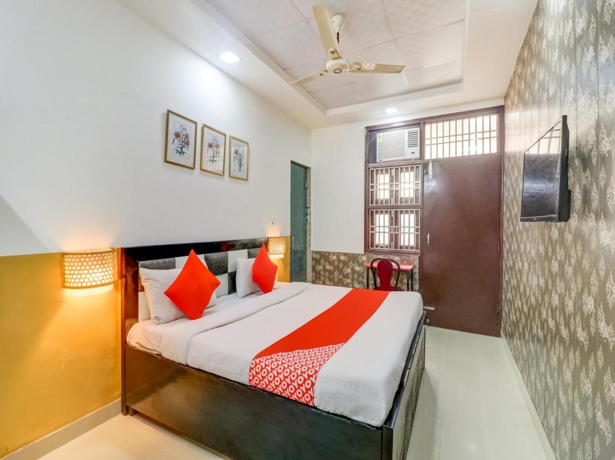 Oyo 74060 Taj Residency Hotel New Delhi Buitenkant foto