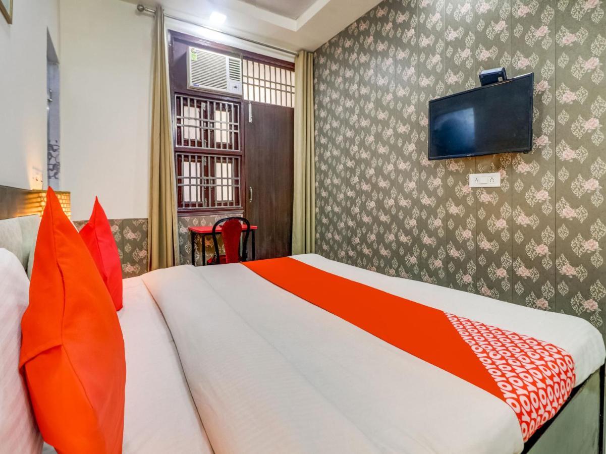 Oyo 74060 Taj Residency Hotel New Delhi Buitenkant foto