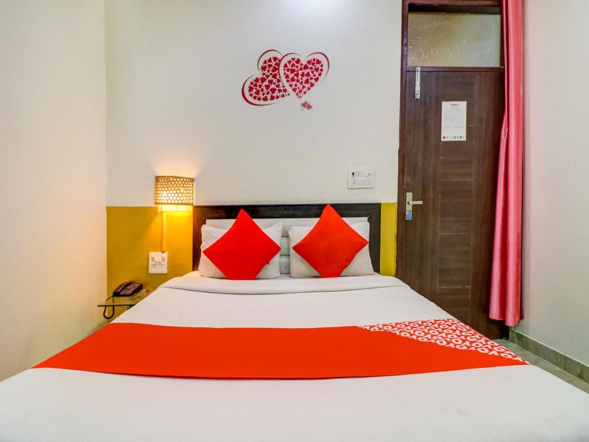 Oyo 74060 Taj Residency Hotel New Delhi Buitenkant foto