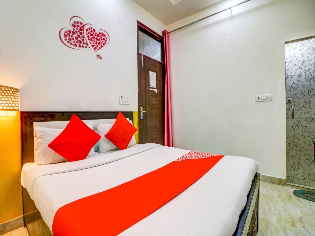 Oyo 74060 Taj Residency Hotel New Delhi Buitenkant foto