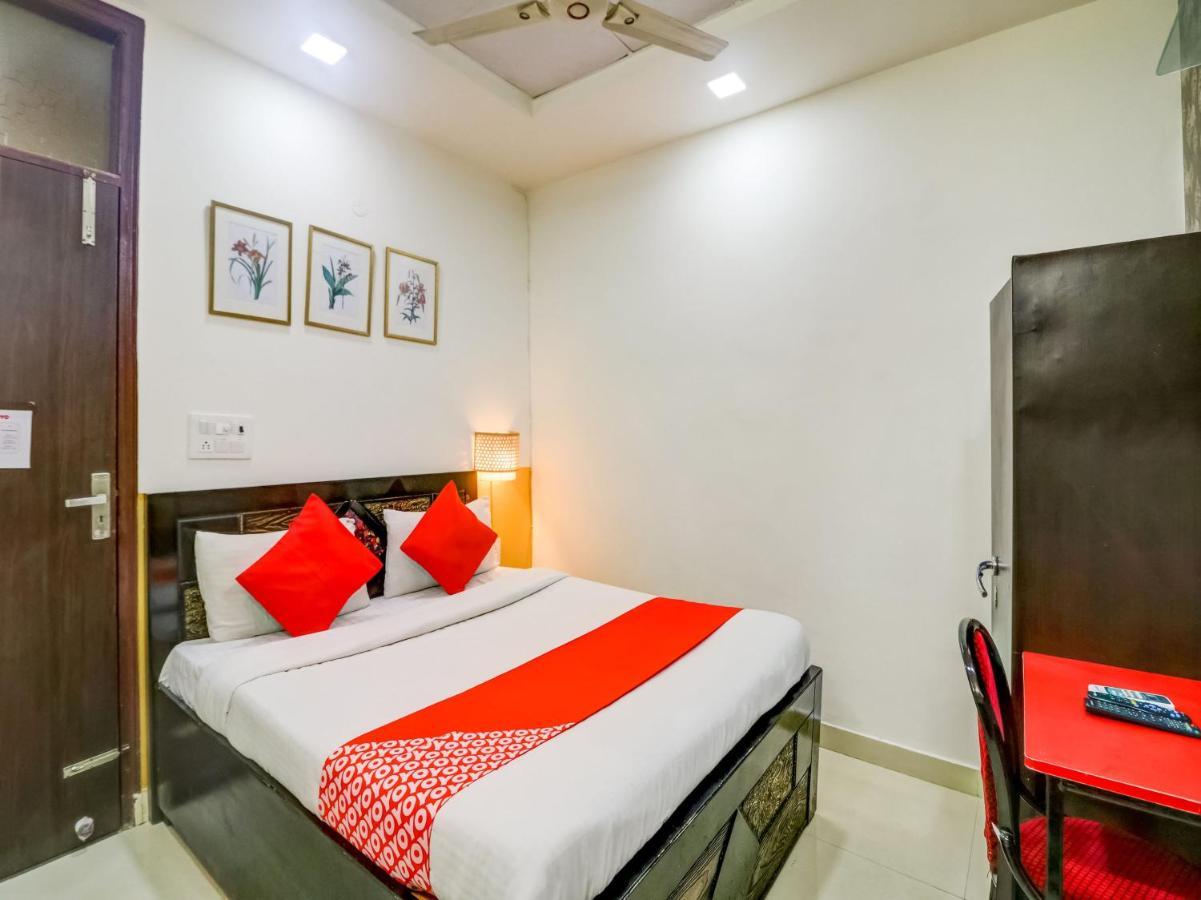 Oyo 74060 Taj Residency Hotel New Delhi Buitenkant foto
