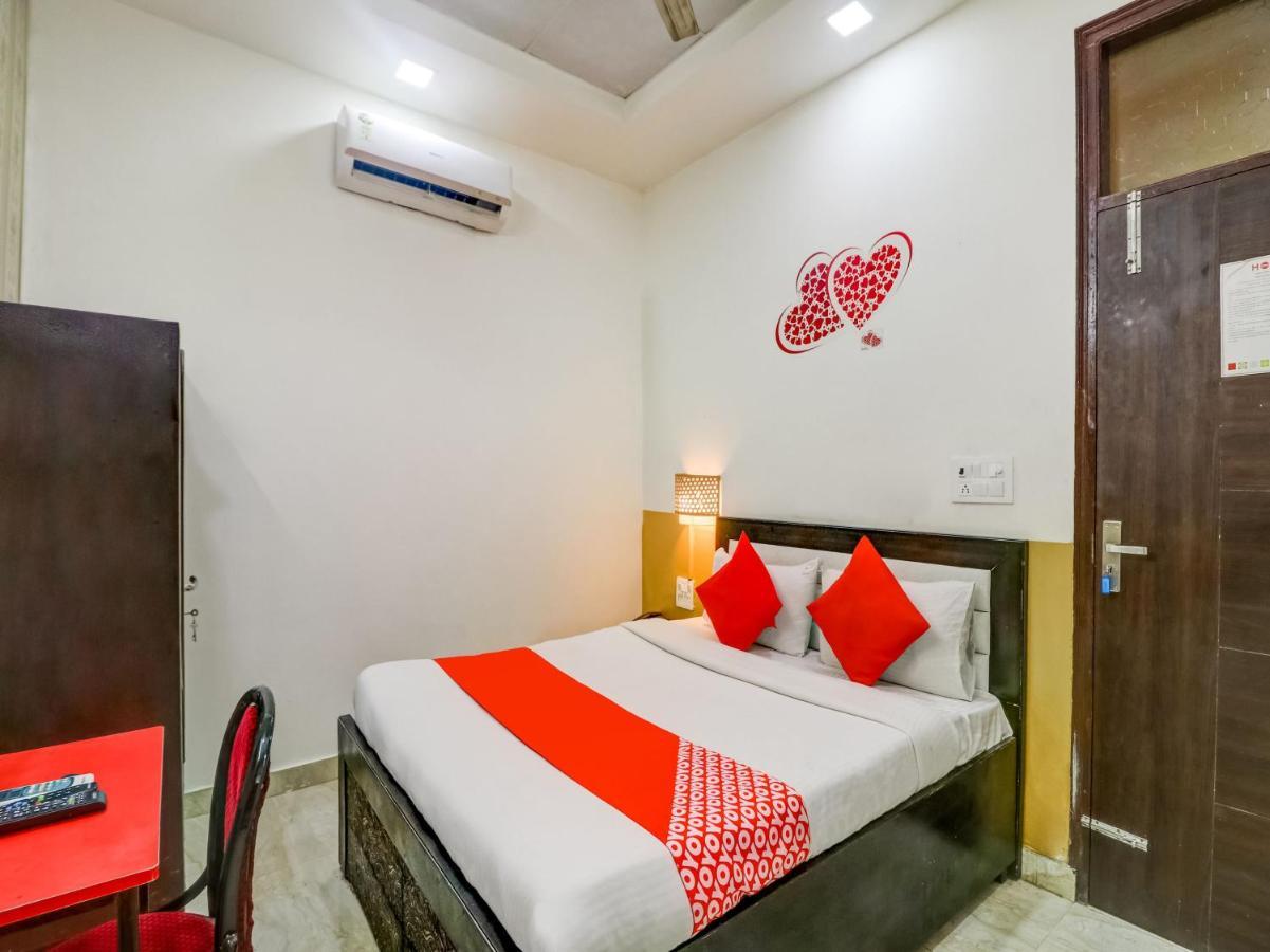 Oyo 74060 Taj Residency Hotel New Delhi Buitenkant foto