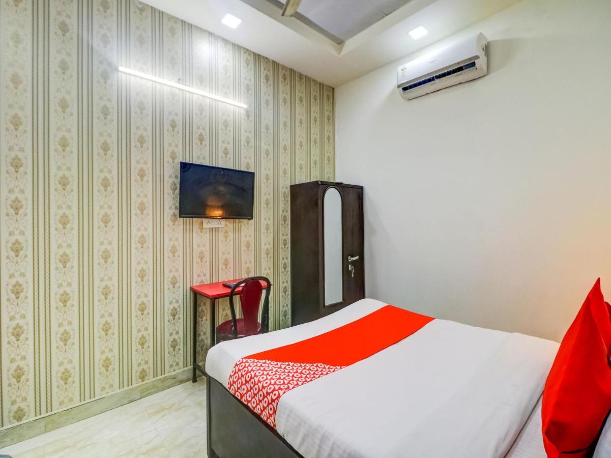 Oyo 74060 Taj Residency Hotel New Delhi Buitenkant foto